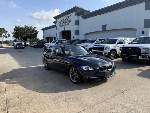 Used 2017 BMW 320i xDrive Sedan AWD/4WD image 40