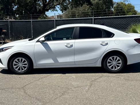 Used 2024 Kia Forte LX FWD image 2