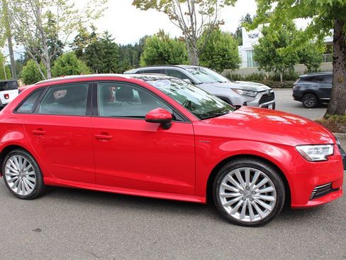 Used 2017 Audi A3 e-tron Premium w/ Sport Package FWD image 6