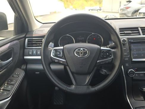 Used 2017 Toyota Camry XSE w/ Moonroof Package FWD image 11