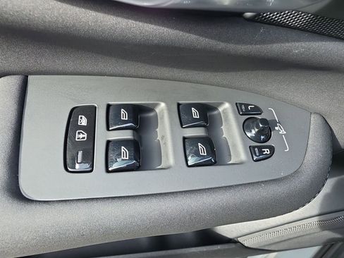 New 2026 Volvo XC90 T8 Plus w/ Protection Package Premier image 32