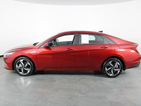 Certified 2023 Hyundai Elantra SEL w/ Convenience Package image 12