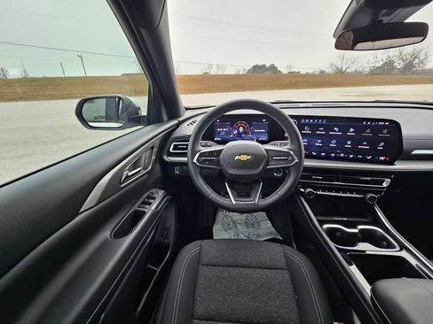 New 2026 Chevrolet Traverse LT image 13