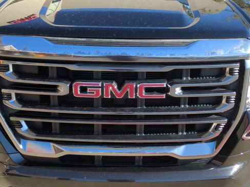 Certified 2021 GMC Canyon AT4 w/ Driver Alert Package image 9