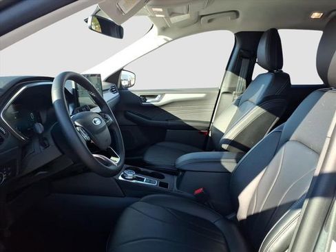 Used 2026 Ford Escape Platinum w/ Premium Technology Package image 7