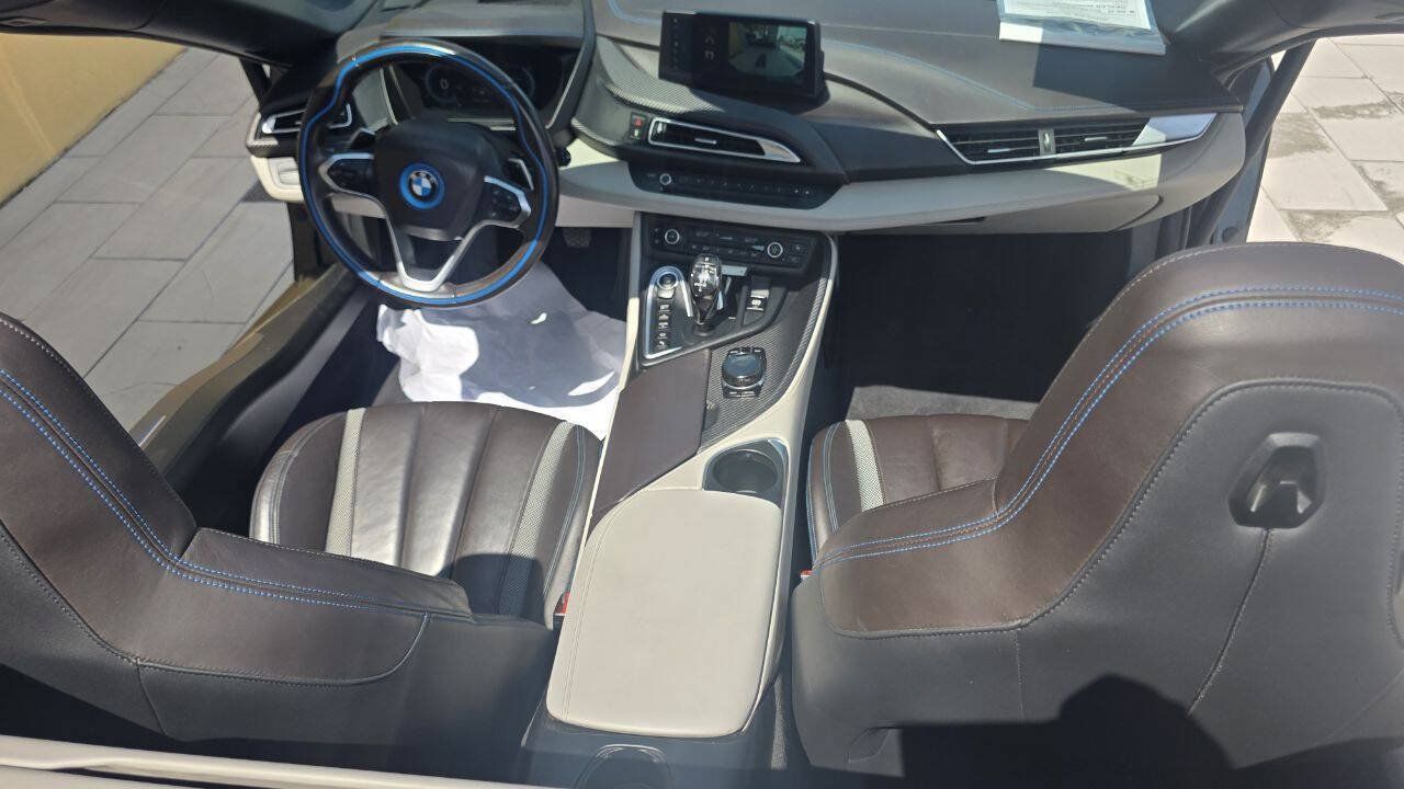Used 2019 BMW i8 Roadster AWD/4WD image 30