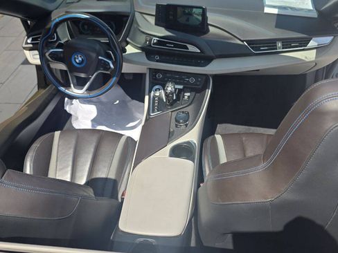 Used 2019 BMW i8 Roadster AWD/4WD image 30