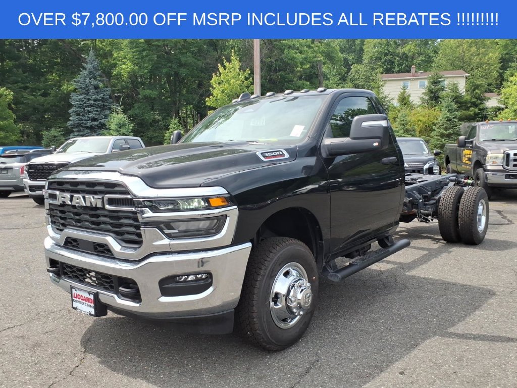 New 2026 RAM 3500 Tradesman w/ Chrome Appearance Group A AWD/4WD image 3