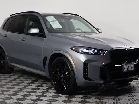 Used 2026 BMW X5 xDrive40i w/ M Sport Package AWD/4WD image 3