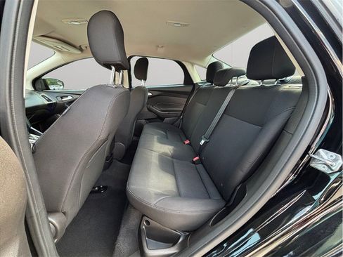 Used 2016 Ford Focus SE FWD image 29