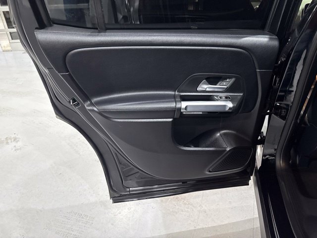 Used 2021 Mercedes-Benz GLB 250 4MATIC image 14