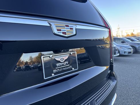 Used 2023 Cadillac Escalade ESV Premium Luxury Platinum image 28