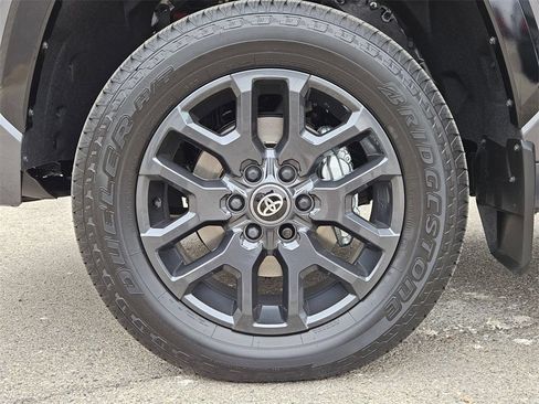New 2025 Toyota Tundra Platinum AWD/4WD image 16