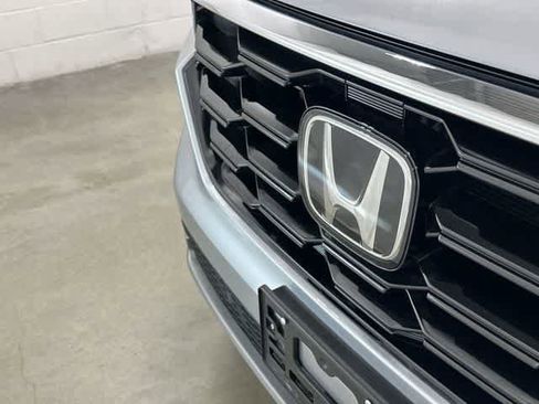 Used 2025 Honda Pilot Touring image 31