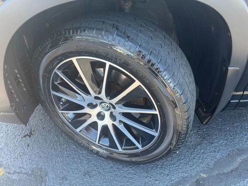 Used 2018 Toyota Highlander SE image 54