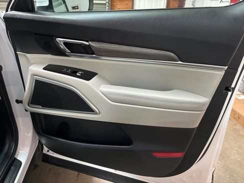 Used 2022 Kia Telluride EX FWD image 28