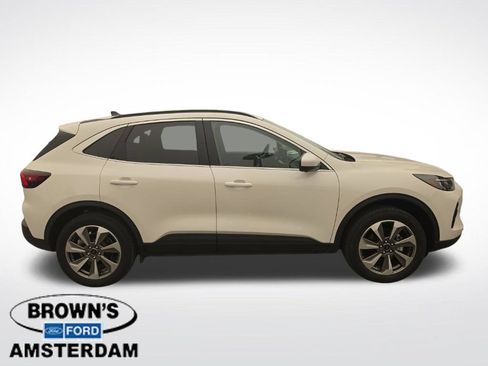 Certified 2025 Ford Escape Platinum w/ Premium Technology Package AWD/4WD image 13
