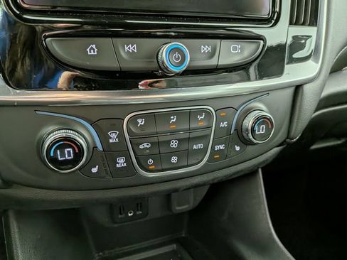 Used 2023 Chevrolet Traverse LT w/ LPO, Floor Liner Package AWD/4WD image 21