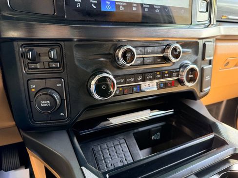 Used 2023 Ford F450 Lariat AWD/4WD image 31