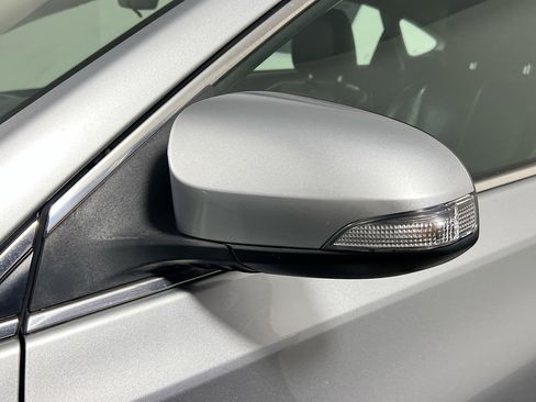 Used 2018 Toyota Avalon XLE image 12