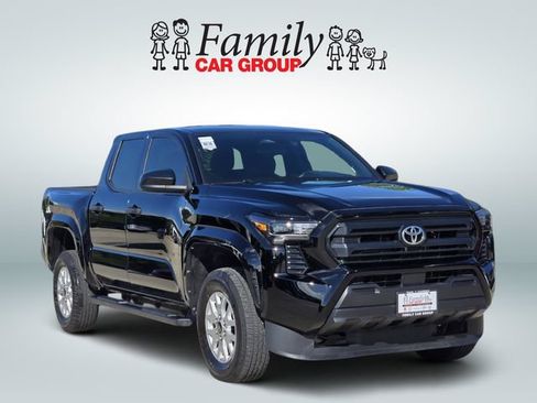 Used 2025 Toyota Tacoma SR RWD image 2