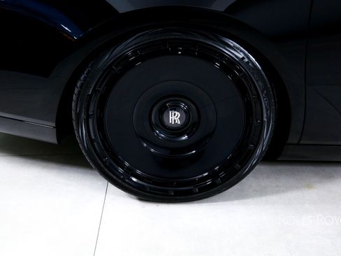 Used 2019 Rolls-Royce Phantom Sedan image 39