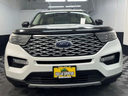 Used 2020 Ford Explorer Platinum image 2