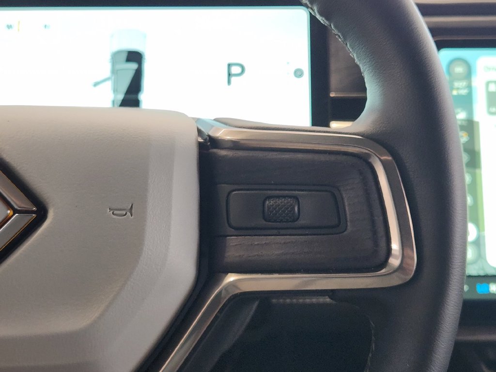 Used 2025 Rivian R1S Adventure Dual AWD/4WD image 28