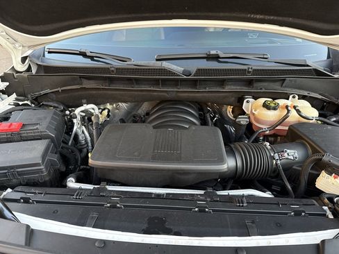 Used 2022 Cadillac Escalade Premium Luxury image 11