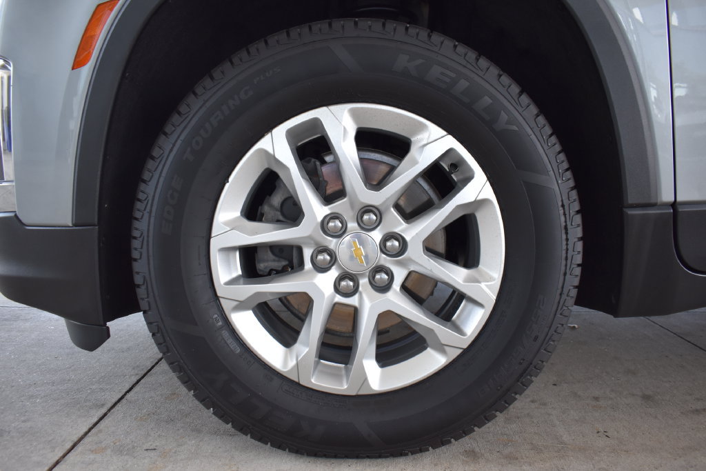 Used 2024 Chevrolet Traverse LS FWD image 14