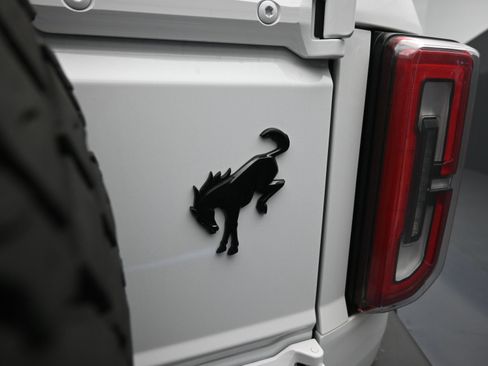 Used 2024 Ford Bronco Wildtrak image 13