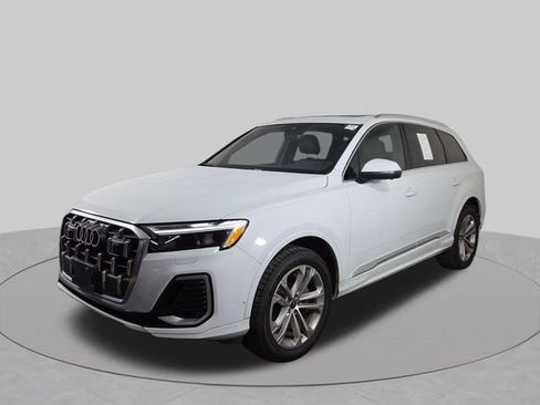 Used 2025 Audi Q7 3.0T Premium Plus AWD/4WD image 2