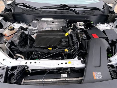 Used 2024 Chevrolet Trax LS w/ LS Convenience Package image 9