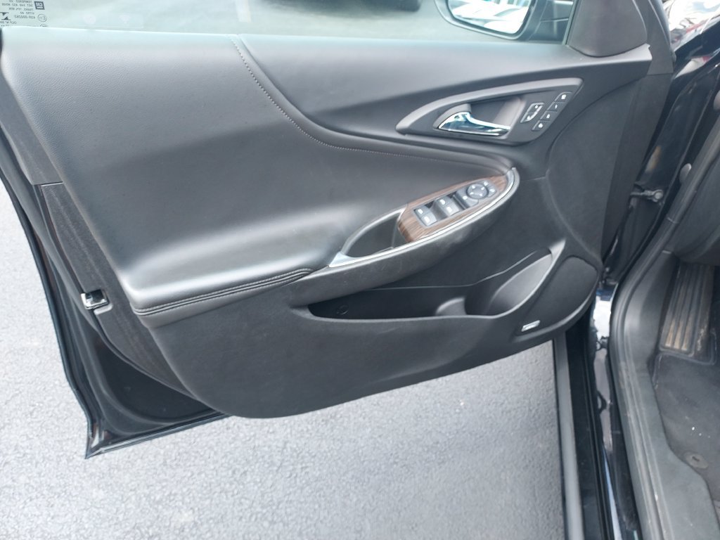 Used 2023 Chevrolet Malibu LT w/ Redline Edition FWD image 12