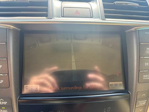 Used 2012 Lexus LS 460 w/ Luxury Value Edition RWD image 33