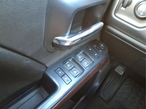 Used 2017 GMC Sierra 1500 SLE w/ SLE Value Package AWD/4WD image 24