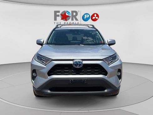Used 2019 Toyota RAV4 XLE w/ Convenience Package AWD/4WD image 8