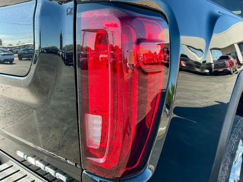 Used 2022 GMC Sierra 3500 Denali w/ Denali Ultimate Package AWD/4WD image 16