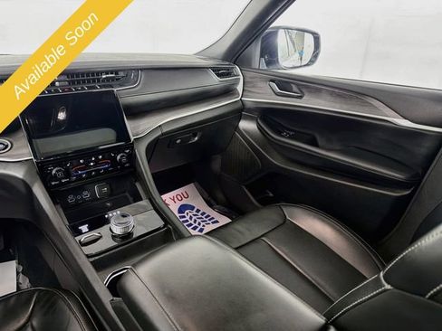 Used 2024 Jeep Grand Cherokee L Limited w/ Luxury Tech Group II AWD/4WD image 23