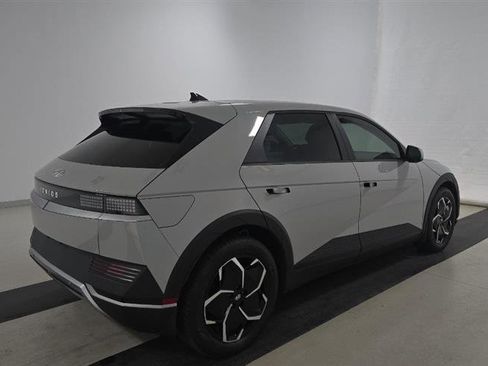 Used 2024 Hyundai Ioniq 5 SEL image 4