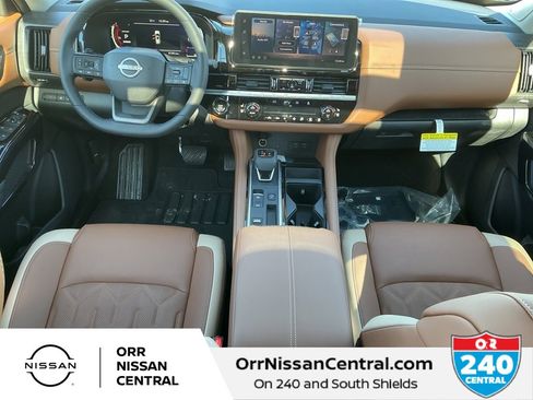 New 2026 Nissan Pathfinder Platinum image 16