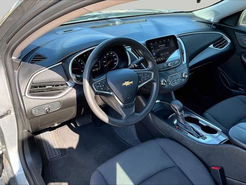 Used 2023 Chevrolet Malibu LT FWD image 16