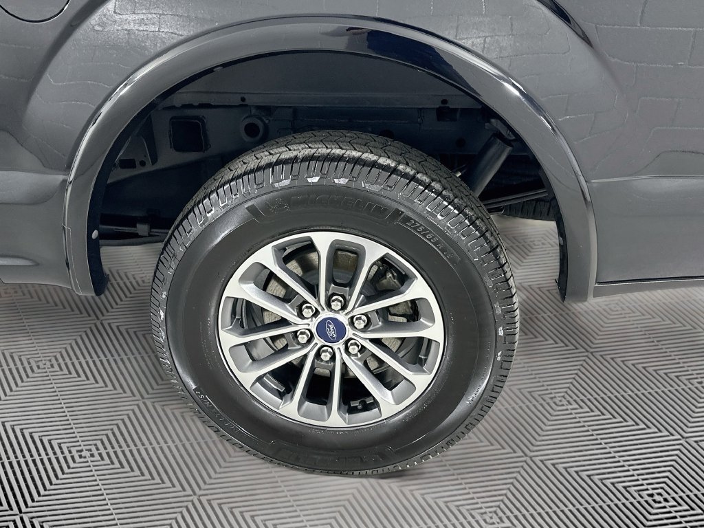 Used 2018 Ford F150 XLT w/ Equipment Group 302A Luxury AWD/4WD image 26