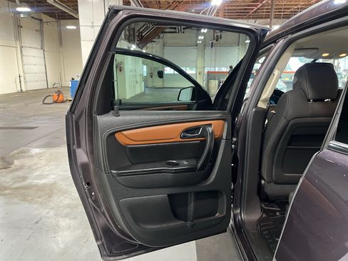 Certified 2015 Chevrolet Traverse LT AWD/4WD image 23