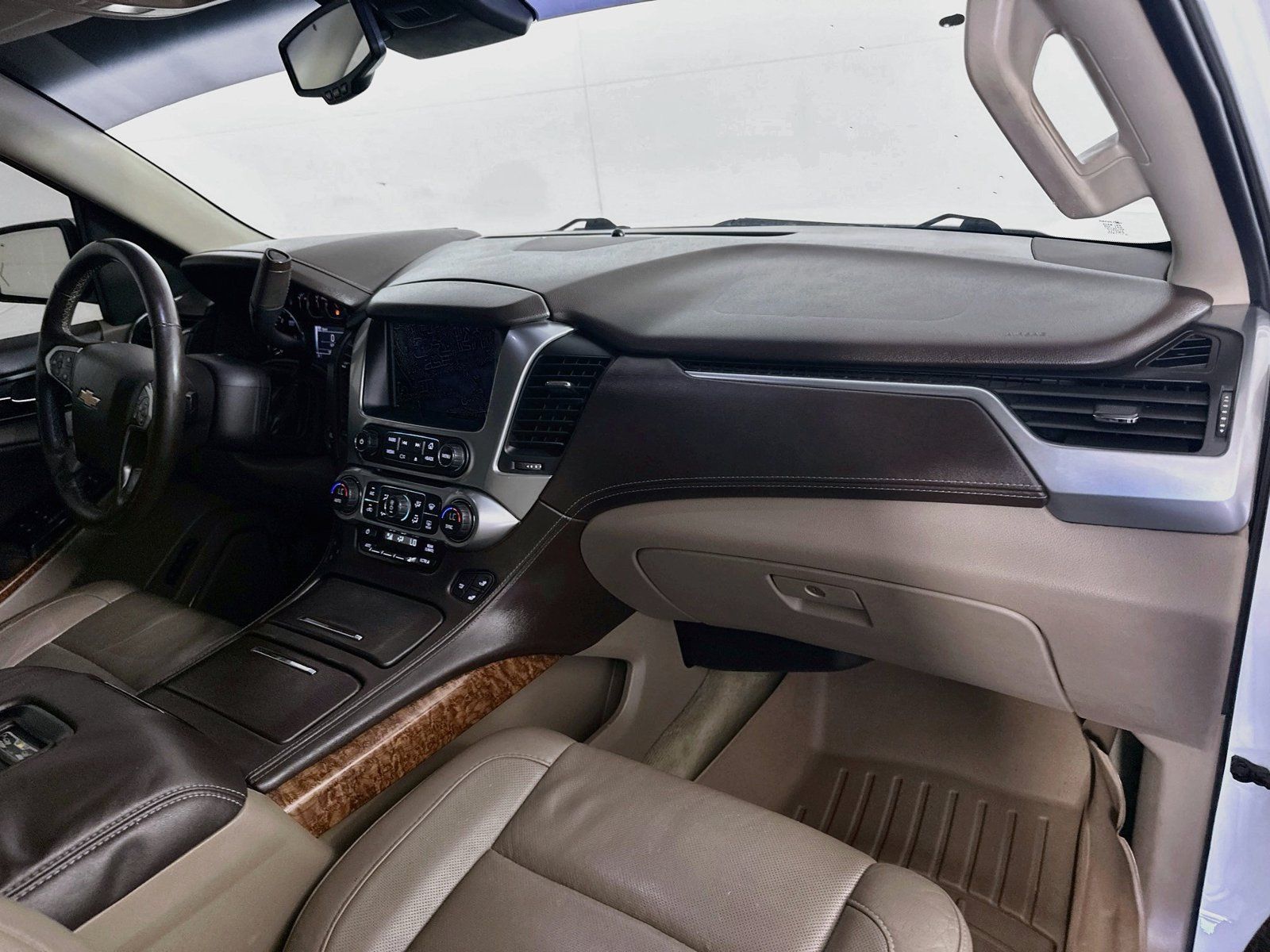 Used 2015 Chevrolet Suburban LTZ w/ Texas Edition RWD image 31