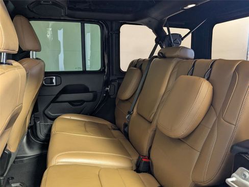 Used 2021 Jeep Wrangler Unlimited Sahara w/ Cold Weather Group image 28