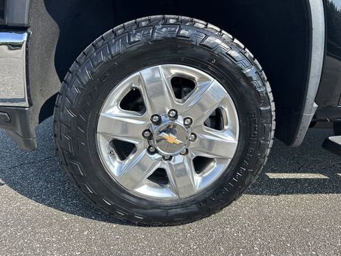 Used 2023 Chevrolet Silverado 2500 LTZ image 11