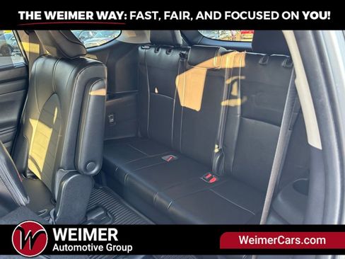 Used 2023 Toyota Highlander XLE AWD/4WD image 23