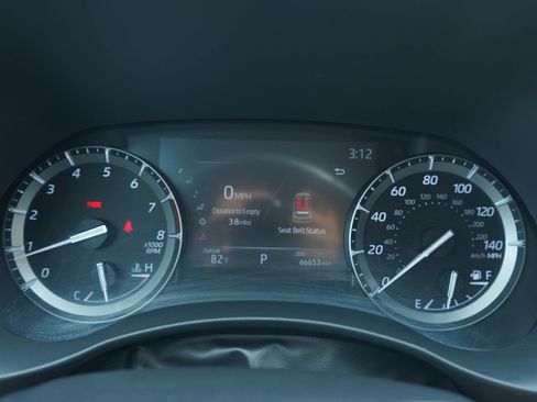 Used 2021 Toyota Highlander XLE AWD/4WD image 23