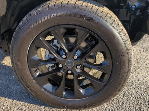 Used 2024 Jeep Wrangler Sahara image 11